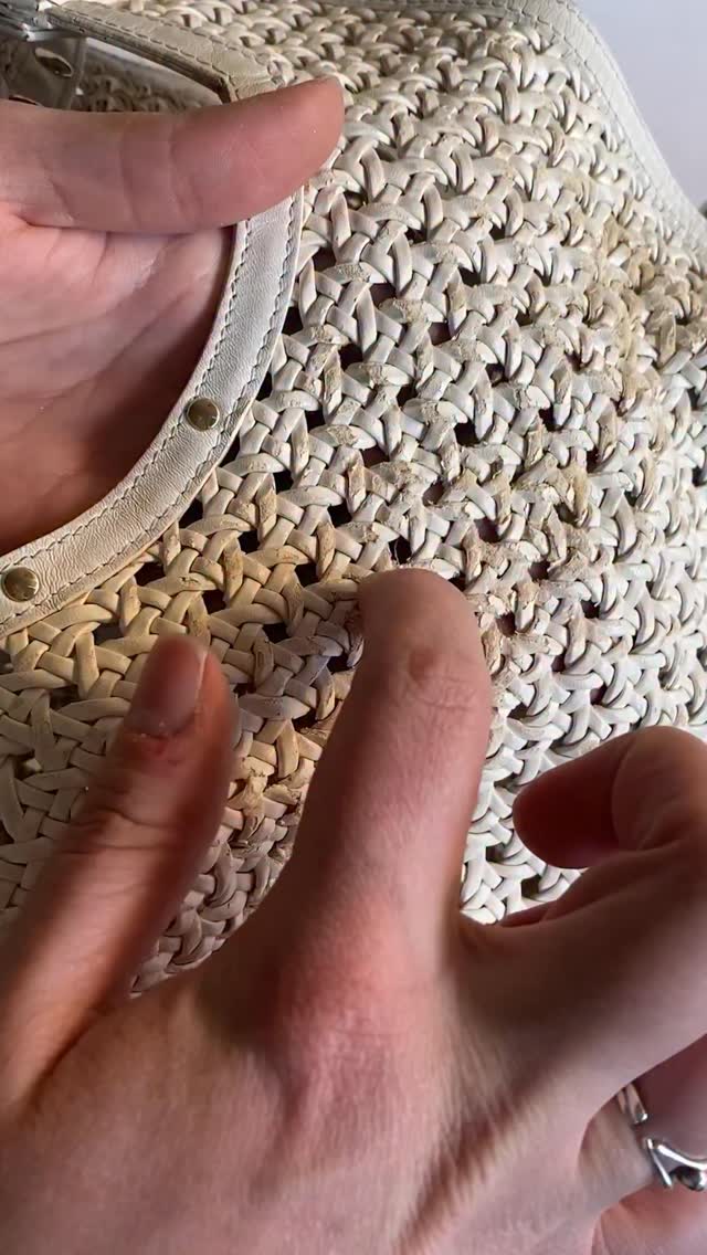 Most people would replace this bag.�We rebuild it.
#TheSeamfixedit #MadeToLast #TheSeam #bagrepir #sustainablefashion