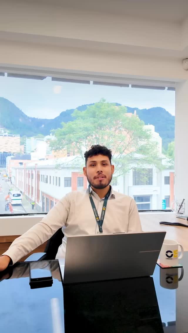 Detrás de cada gran proyecto, hay una estrategia sólida y un equipo apasionado. 💼✨
Juan Sebastián, profesional en Gobierno y Relaciones Internacionales de la @uexternado , nos cuenta su experiencia como Project Manager en @camargoelectricos. Desde alianzas internacionales con Inel España hasta la implementación de nuevas tecnologías, su enfoque está claro: ¡mejora continua y resultados de alto impacto! 📈
En este video, Juan nos comparte cómo el liderazgo y el análisis de datos son piezas clave para el éxito en el sector eléctrico. ⚡️
#liderazgo #projectmanagement #ingenieríaeléctrica #camargoelectricos #crecimientoprofesional