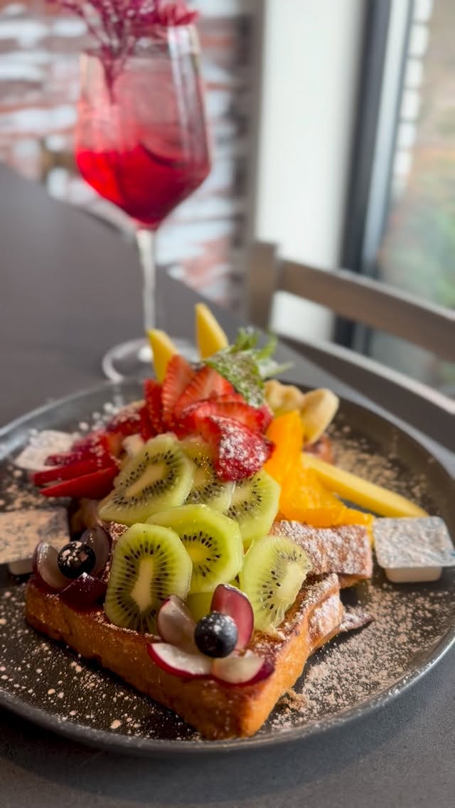 The art vs the artist at Cook! 👨🏻🍳✨ This Nutella Stuffed French Toast is waiting for you 🥰
#cookneedham #brunchspot #brunchbabes #mimosatime #bostonfood