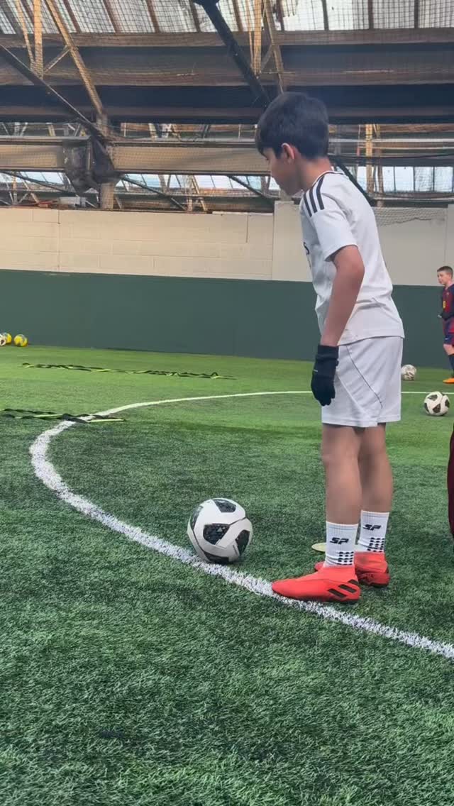 ⚫️ - Easter Advanced Group Sessions
Not long now until our advanced group sessions start for Easter week 1. These sessions will be capped so make sure to book in.
🗓️ - 7th, 8th and 9th April
📍 - Football Focused Training Centre
Girls Advanced 2010/11 ⏰ 9:30-11am
Girls advanced 2012/13/14 ⏰ 11am-12:30pm
Advanced 2016/17 ⏰ 12:30pm-2pm
Advanced 2014/15 ⏰2-3:30pm
Train - Develop - Compete
Book full 3 day package for £50 through or individual days £20 each.
#footballfocused121 #footballglasgow #121footballcoaching