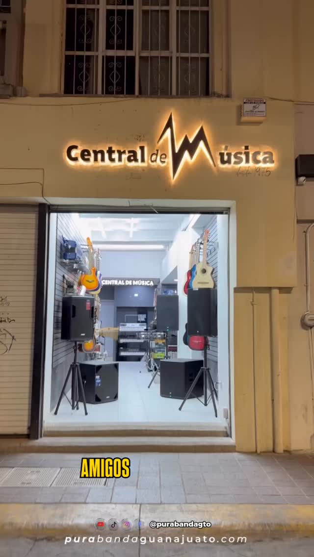 Apasionado por la música y la buena calidad 🪗🎺 Central de Música será tu opción favorita 🫵🏻
#purabandaguanajuato #Instrumentos #Audio #CentralDeMusica #Guanajuato