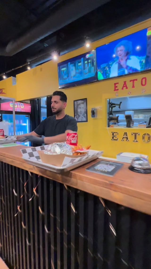 Best deals at @eato.ca
$19.99 only
2 noodle burger 🍔 + 2 fries + 2 pop cans