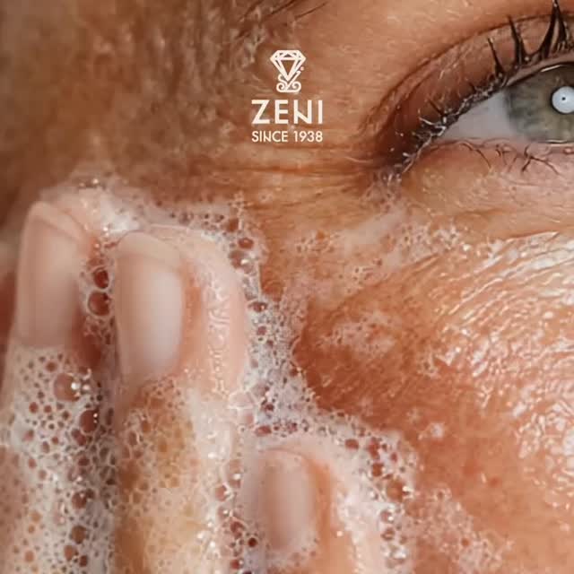 Un rituale di bellezza che nasce dalla natura. Latte di capra nutriente, Glicerina vellutata e crusca di grano per un’esfoliazione delicata.
La tua pelle riscopre morbidezza, luce e autenticità… ogni giorno.
✨ Scopri la semplicità che fa la differenza.
#skincare #naturalbeauty #bodyscrub #selfcare #glowingskin #beautyroutine #pellesana #routinebellezza #beautyritual #italiansoaps