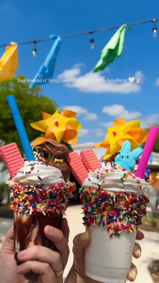 The final weekend of Spring CountryFest is upon us!🌷✨
Don’t miss your last chance to enjoy all the spring fun, Easter egg hunts and bunny visits, sweet photo ops, delicious food and drinks, and more before the season wraps up!