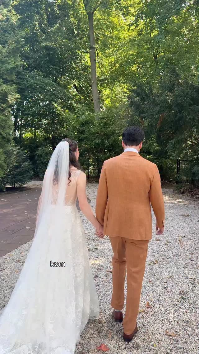 Kom met me mee om een bruiloft vast te leggen bij Kasteel de Wittenburg.
#weddingphotography #trouwfotograaf #bruiloftinspiratie #bruidsfotograaf #dagvlog