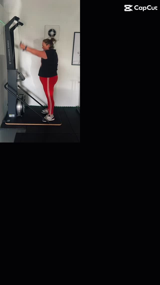 Saturday session 🔥
Graft put in, energy high, and everyone pushing hard 💪
Burning fat. Building strength. Improving cardio.
The best way to set yourself up for the weekend ✔️
Want in?
Book your FREE class now 👇
https://www.upandoutdoorfitness.co.uk