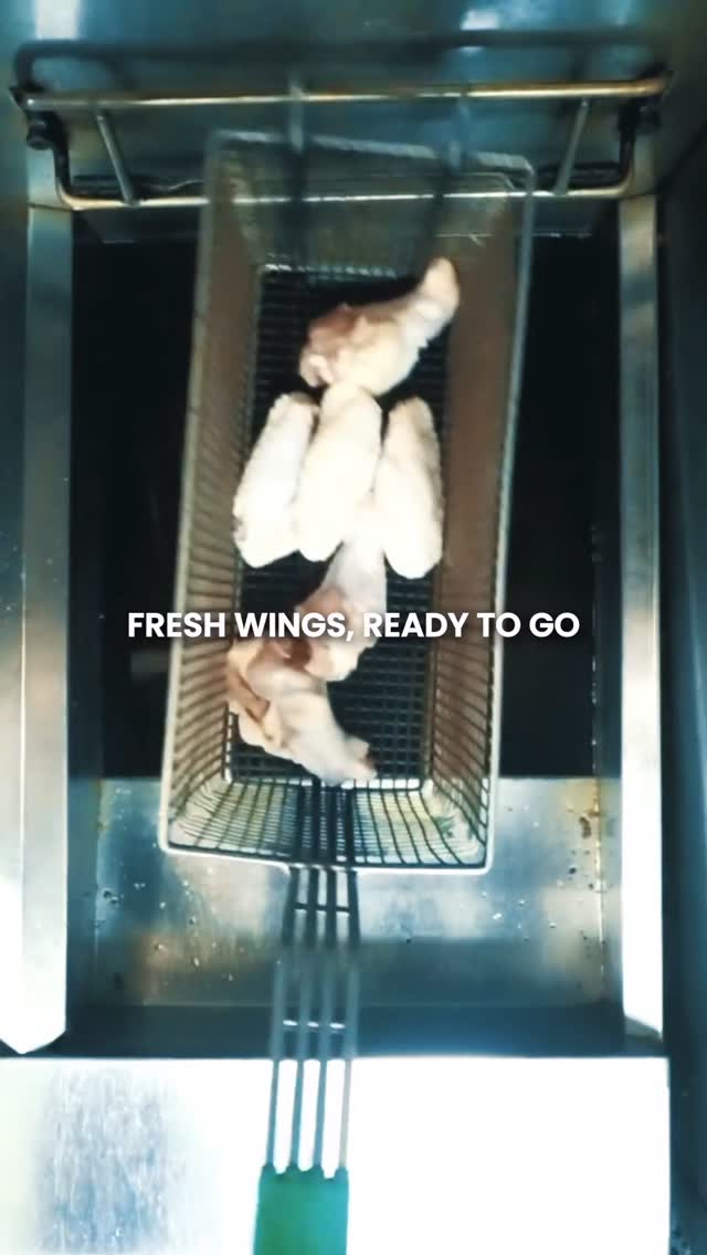 Hot, crispy, and straight out the kitchen ๐๐ฅ GAPCo chicken wings deliver bold flavor and that perfect bite every time.
Order now โ gapc.co
.
.
.
#greenvilleavenuepizzacompany #gapc #PizzaSlayer #pizzaislife #pizzalover DallasTexas PizzaCompany