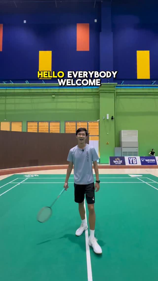 Using a chasse from the front couto to the back court isn’t always the most optimal footwork, especially when you’re receiving a high lift or clear. In those situations, using a Malay step (hop step) or a cross-behind running step can help you move more efficiently and make your footwork smoother.
#singaporebadminton #sgbadminton #badmintonskills #badmintonplayer #badmintontips
