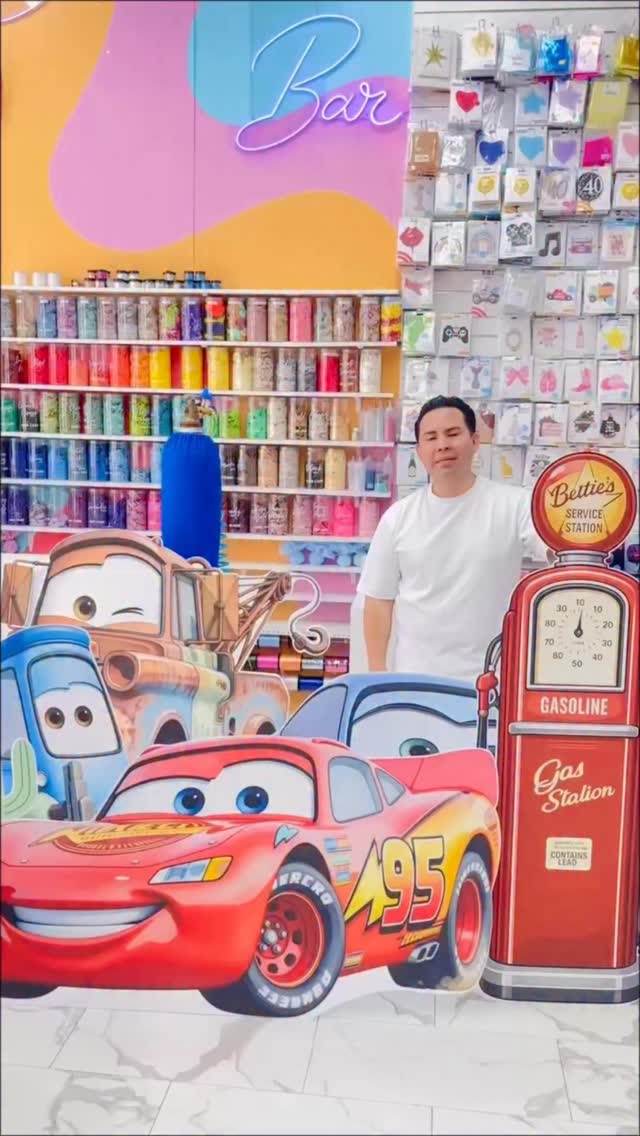 Sagome a tema Cars realizzate a mano 🚗✨
Un lavoro curato nei minimi dettagli,
dalla progettazione fino alla realizzazione.
Commissionate da @ilmondodi_meg
per il compleanno del piccolo Cesare @therealauroragram ✨
#sagome #housepartymilano