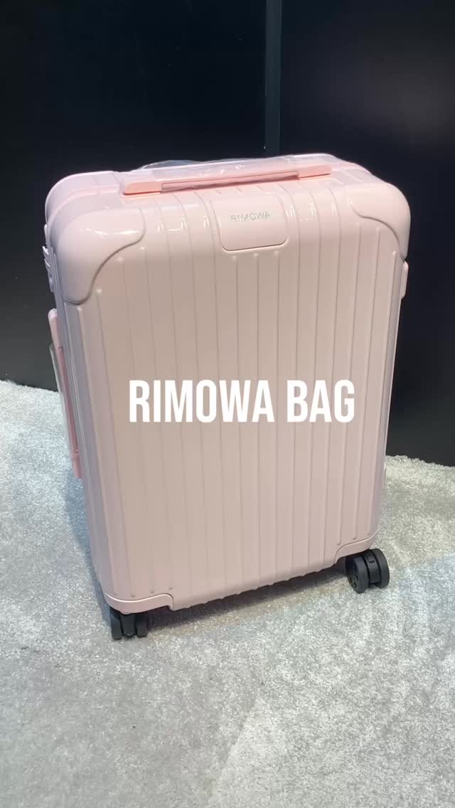 Travel in style ✈️
RIMOWA
Must have
Best seller
1300 AED / 130 OMR