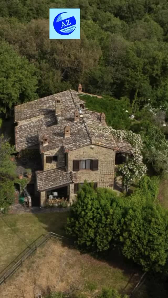 Stonehouse for Sale Cortona, Tuscany 🇮🇹
Nestled among the gentle hills of Tuscany, just minutes from the historic center of Cortona, this elegant 19th-century stone villa offers privacy, charm, and breathtaking views. Recently restored with great care, it preserves the authentic Tuscan character while providing refined comfort.
🏡 4 Bedrooms | 3 Bathrooms
🔥 Cozy living room with fireplace
🍷 Spacious kitchen & dining area
📚 Bright study with large windows
🌿 Landscaped garden with olive and fruit trees
🏊 Private panoramic swimming pool
🚗 Underground garage & annex
💰 €1,250,000
Imagine waking up surrounded by nature, history, and timeless Tuscan beauty.
📩 Contact us for more details or to schedule a viewing.
#TuscanyRealEstate #LuxuryVilla #ItalianProperty #DreamHome #StoneHouse