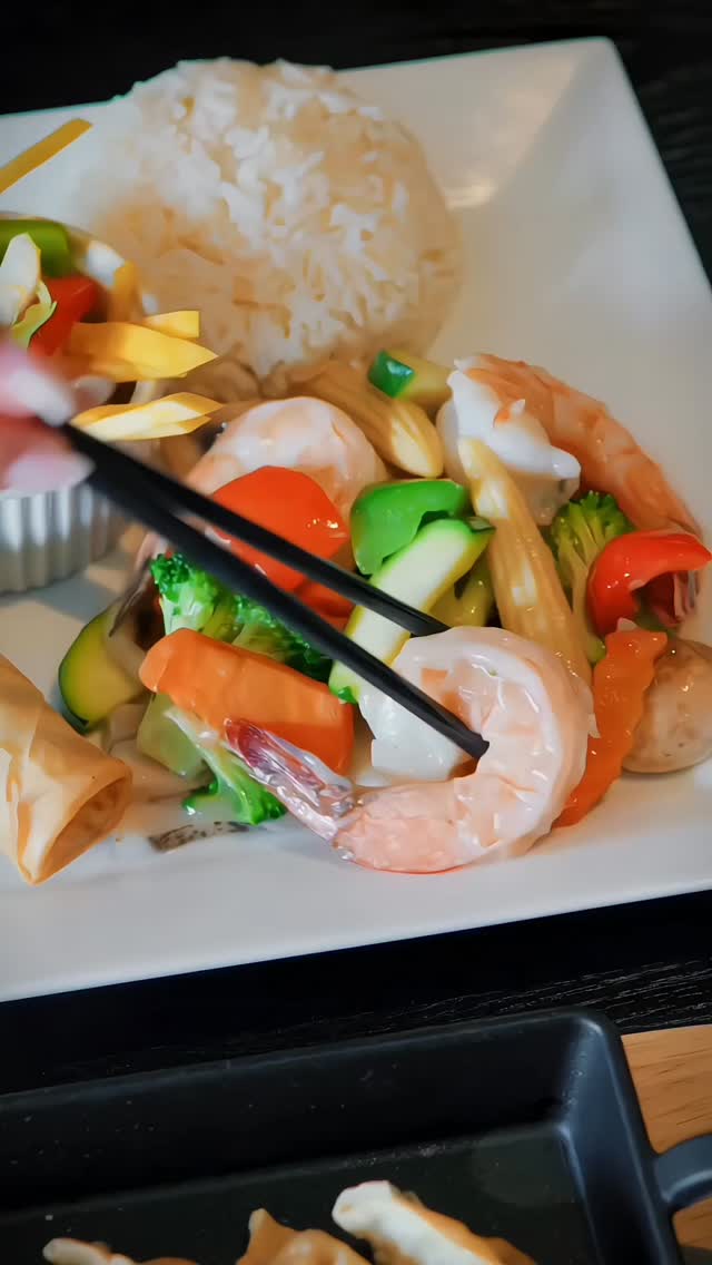 Behind closed doors, the real magic is happening.
New recipes. New menu.
Bombay Chowpatty is coming back stronger.
Reopening soon.
.
Bombay Chowpatty Mississauga, street food Canada, Indian street food Mississauga, restaurant reopening GTA, new menu launch Canada
.
#BombayChowpatty #MississaugaEats #StreetFoodCanada #GTAFoodScene #foodiesofcanada