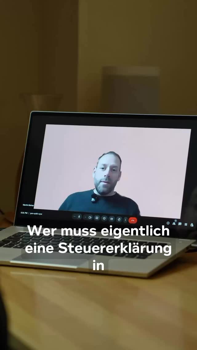 Do you need to file a tax return? đ In Switzerland, those over 18 with a Swiss passport or a C-permit are required to file. For those with a B-permit, itâs necessary if your gross annual income exceeds 120â000 CHF. Check out the video for a quick breakdown and visit my blog for more insights!
Musst du eine Steuererklärung einreichen? đ In der Schweiz sind Personen Ăźber 18 mit einem Schweizer Pass oder einer C-Bewilligung dazu verpflichtet. FĂźr Personen mit einer B-Bewilligung ist es notwendig, wenn das Bruttojahreseinkommen 120â000 CHF Ăźbersteigt. Schau dir das Video fĂźr eine kurze Zusammenfassung an und besuche meinen Blog fĂźr weitere Einblicke!
#SwissTaxReturn #ExpatLife #MoneyMatters #Zurich