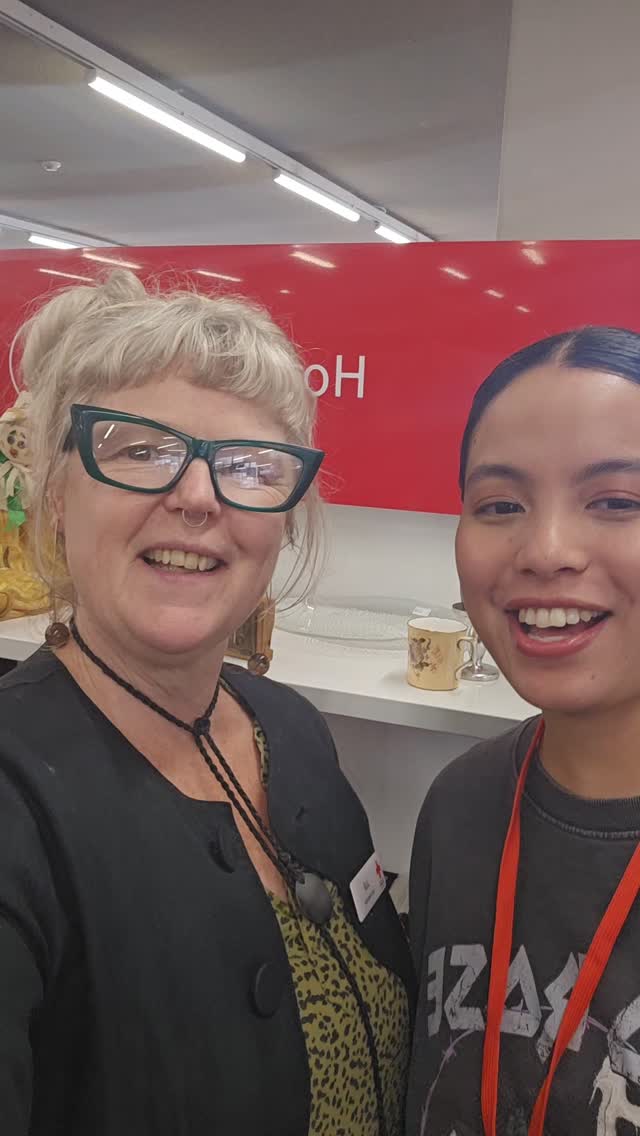 Do you have a spare 4 hours per week?
Come spend it volunteer with us @nzredcross on Adelaide Road.
It's guaranteed to give you good vibes 😁