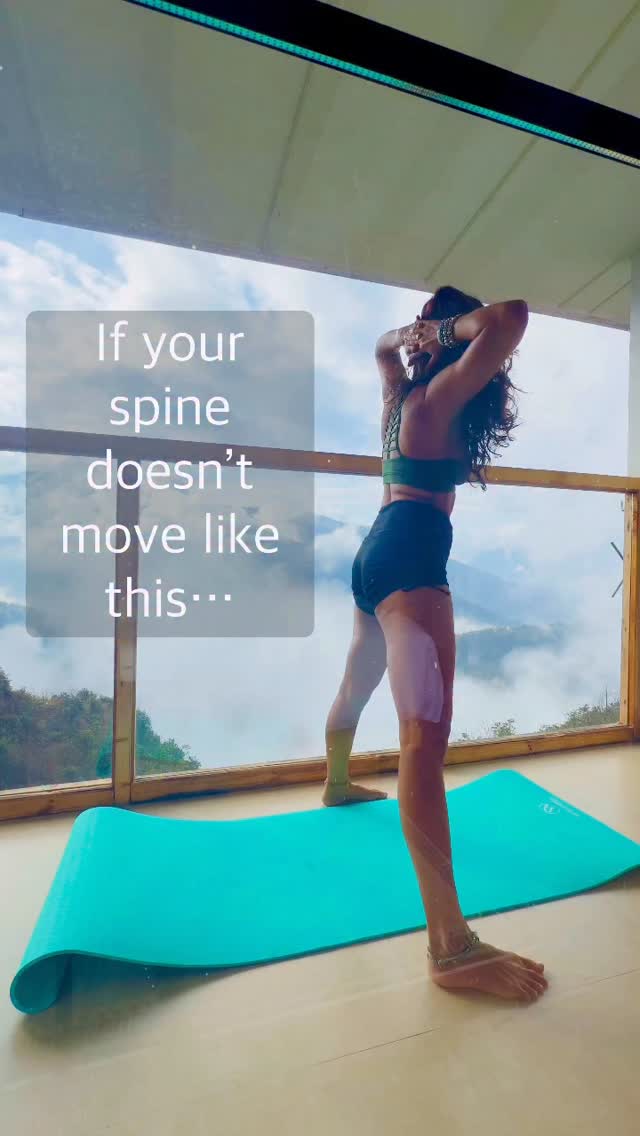 If your workouts only train your spine in one direction…
you slowly lose the others.
Flexion. Extension. Rotation. Side bending.
These aren’t advanced movements.
They’re basic human ones.
And when you stop using them,
your body starts to feel older than it should.
This isn’t about doing more.
It’s about moving completely.
Save this and come back to it.
#mobilitytraining #spinemobility #movebetter #longevityfitness #functionaltraining