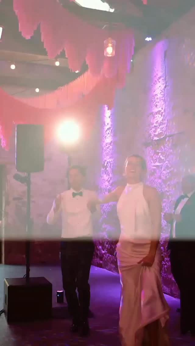 L&H The After Party ⚡️🎉🕺💃🪩
For the first time in @kinkell_byre history we took the after party to the long shed & what a vibe is was!
DJ @euanlawrence alongside The Tartan Horn Section, bongo’s & guitar. 🎺🎷🥁🎸🎤🎧
Footage provided by @electricreelfilms ❤️
Supplier Squad:
Planner/Stylist: @stephchenevents
Photo: @louisegriffinphotography
Video: @electricreelfilms
Assistant photographer: @libbierosephotography
Content: @moodcreativeweddings
All Day Stationery & Design: @moisesvisuals
Make up: @raemathiesonbridal &
@dora_bridal_makeup_hair
Hair: @shirleymccannhair & @isla_greig_hair
Outfit day: @prettywomanbride @kyhastudios
@jimmychoo
Outfit night: @balykina.brand
Suits: @mossbros
Cocktails: @blacklinesdrinks
Linen Hire: @88eventscompany
Confetti: @flutterdarlings