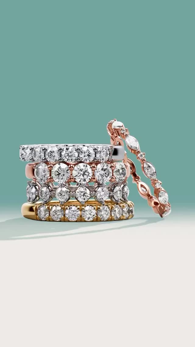 Bir tamtur asla yetmez! ✨ Farklı kesimlerin ve renklerin muhteşem uyumuyla kendi imza stilinizi oluşturun. Her parmağa bir ışıltı! 💍
#yüzük #kupe #kolye #bileklik #diamond suyolu tektas tektaşyüzük beştaş bagetpirlanta rings necklake nisanyüzğü💍 pırlanta labaratuvar labaratuvarpırlanta cvd gift hallowen istanbullabdimaond diamondlabistanbul