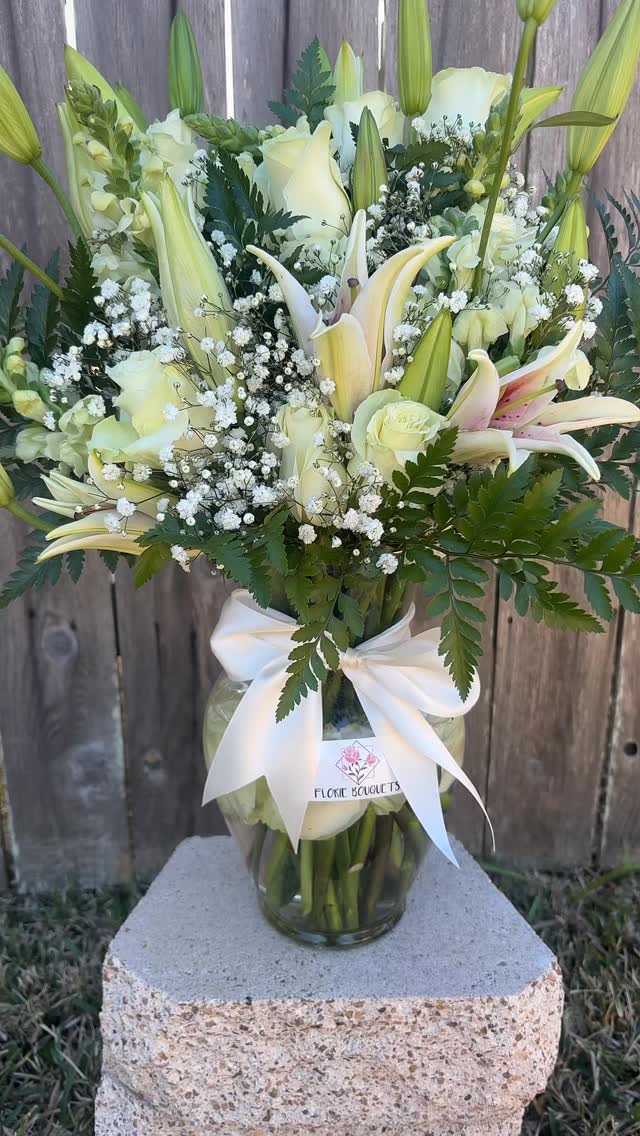 Luxury in every detail 🤍✨
�Fresh lilies & roses arranged to make a statement — soft, elegant, unforgettable.
Perfect for birthdays, anniversaries, or “just because” moments.
�Available for delivery in Houston & surrounding areas.
📲 Order now at floriebouquets.com�or text 832-884-8238 for custom designs
#floriebouquets #houstonflorist #flowers #supportsmallbusiness #flower