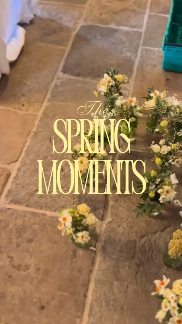 Jars filled with spring blooms, set against the most beautiful backdrop 🌸✨
Congratulations to Katie & Katie on their magical day.