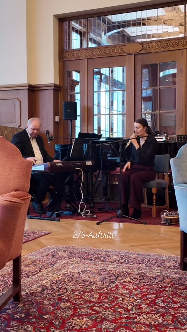 Kurzfristiger Duo-Auftritt im Waldhaus Sils
#steidletrio #musikerfamilie #musik #hittheroadjack #waldhaussils