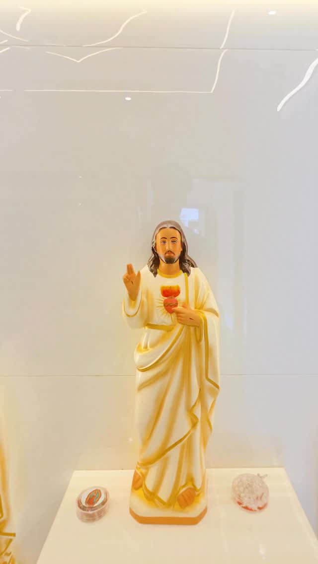 “He is risen 🏠✨
This Easter, a special place for prayer…
Peace at home, faith in the heart 🙏”. #interiordesign #unisoninteriors #interiordesigner #keralahomes #trendingreels #viralreels #modularkitchen #prayerunit #christian #christiansongs #easter #reel u