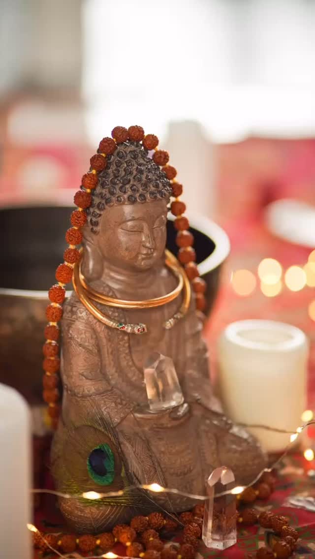 Retour sur notre retraite « La voix du Corps », notre jolie bulle d’amour et de libération co-créée avec @margaux_innerpulse 🤍
Yoga • Meditation • Breathwork • Rituels • Chants • Cérémonie du cacao • Danse … ✨
Facilitatrices @wildsoul.yoga @margaux_innerpulse
Photos @clarisse.bloomiz
Repas @l_arbre_aux_idees
Lieu @domainelf
Ça te donne envie de venir à la prochaine ? 🥹 (oui oui on réfléchit déjà à la prochaine édition 🤫)