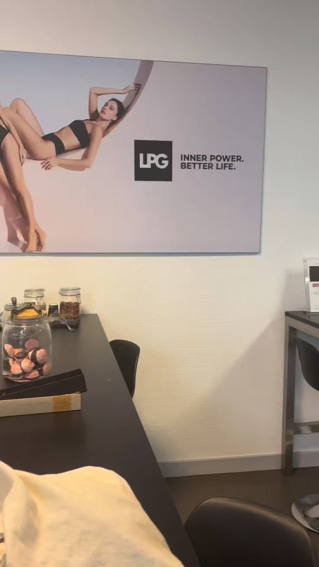 Vlog Formation LPG pour Inès, Ludivine et Alexane 🤍
•
•
•
#lpgendermologie® #formationprofessionnelle #grenoble