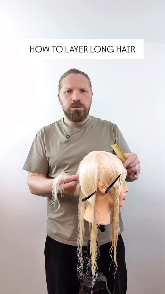@alexwalkereducation teaching us how to layer long hair on our training heads ๐คฉ