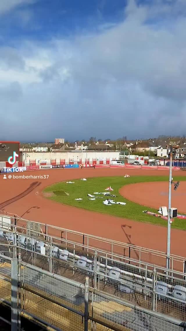🎥 We’re back 💣🔥🐅
Me & my boy Cruz back at Ashfield 💫
2026 Season let’s go 💣
#chrisbomberharris #speedway #żużel #cruzbomberharris #fatherandson