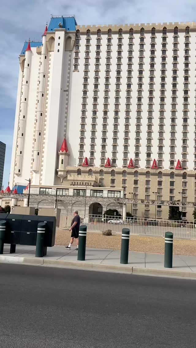 Excalibur from the outside still brings that full castle on the Strip moment, and then you remember they have $3 margaritas and suddenly the plan gets very easy. Budget friendly, impossible to miss, and always ready to start the night with a little chaos. Would you stop at Excalibur for the castle vibes or the cheap margaritas?
Grab my FREE Las Vegas Mini Guide at https://stan.store/mikeyinthemixvegas 💫
#ExcaliburLasVegas #LasVegasStrip #VegasDrinks #VegasHotels #MikeyInTheMixVegas