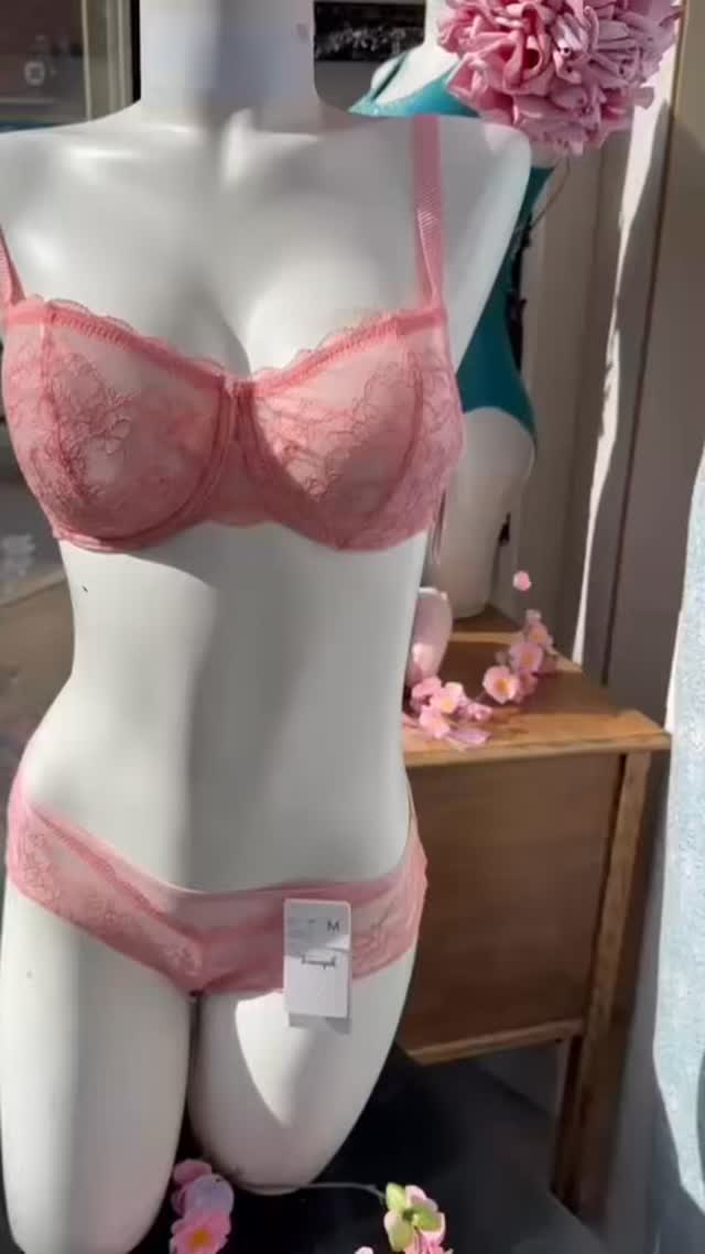 New in and perfect for spring 🌸✨
Say hello to Comfort Allure from Triumph, now in fresh pink and white 💕 A beautiful blend of elegance, comfort and everyday support.
Choose from the non padded balconette for a natural, rounded shape with soft lace and gentle lift, or the padded plunge with breathable spacer cups for a smooth, lightweight feel ✨
Both styles feature delicate floral lace, subtle gold details and are designed with comfort wire for flexible, all day support 🙌 Plus they are made using certified recycled lace ♻️
Pop in and find your perfect spring set 💖
#PandorasBox #TriumphLingerie #NewInStore #SpringStyle #LingerieLove