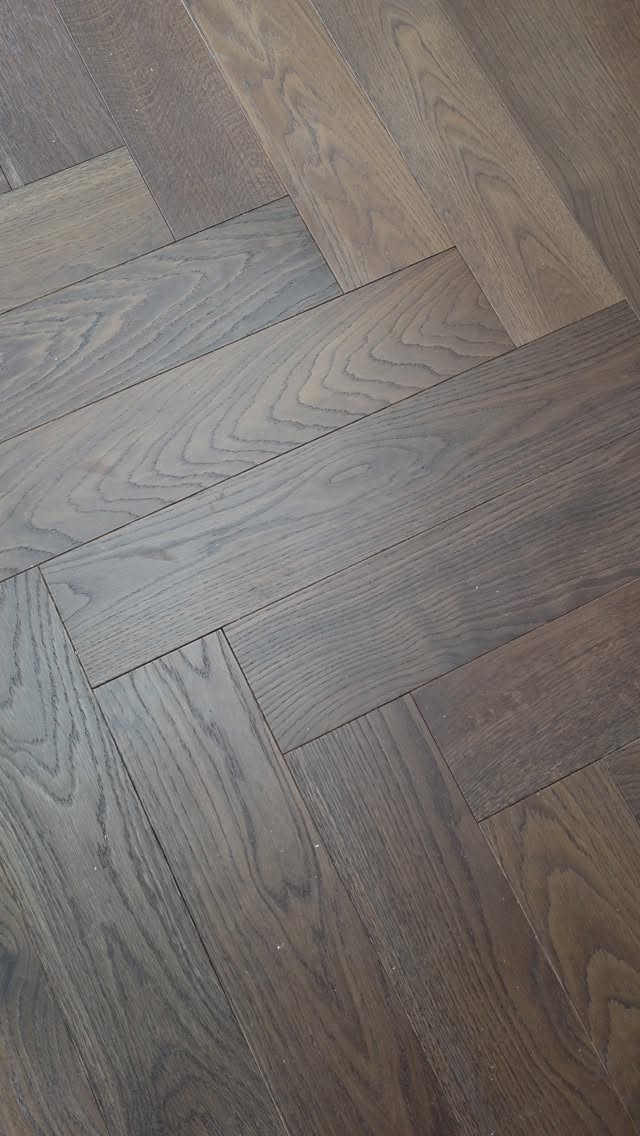 Stage 1 is officially underway with a little behind the scenes action today on-site 🔨
Herringbone flooring + custom feature border panels to be featured across this brand new architectural home, setting the foundation for a premium finish throughout..
▫️Colour: Dark Brown
▫️Collection: Herringbone
▫️Type: Engineered Timber Flooring
▫️Timber Grade: AB Grade
▫️Size: 600mm x 120mm x 15mm
▫️Install Method: Direct Glue Down
▫️Supply & Installed: @imperialflooringaustralia
▫️Interiors & Design @hemma__interiors
▫️Builder @limebuildinggroup
📍Woonona Beach
Stay tuned as this one comes to life.
#herringboneflooring #oakflooring #herringbone #flooring #imperialflooringaustralia