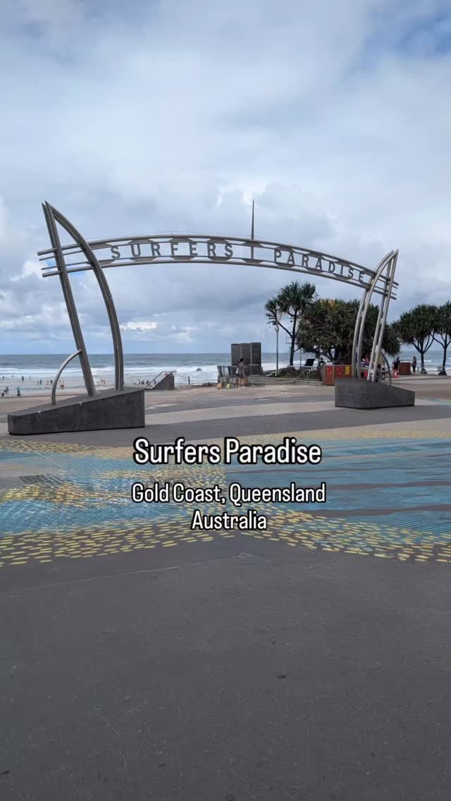 When you think of the Gold Coast, Surfers Paradise is usually the first name that pops up. While it’s known for its iconic skyline and nightlife, it is secretly a massive playground for families if you know where to go! 🏖️👨👩👧👦
Here’s why we think it’s an essential stop for the wandering family:
🏖️ The Beach & Boardwalk
The stretch of sand here is world-famous for a reason. The waves can be big, but the beach is heavily patrolled by lifeguards—just make sure to stay between the flags! The wide, paved boardwalk is perfect for strollers and scooters, stretching for kilometers with stunning ocean views.
🧒 Kid-Friendly Gems
The Foreshore: There are plenty of spots to grab an ice cream and sit on the wall to watch the buskers.
Surfers Paradise Beachfront Markets: (Wed, Fri, Sat nights) A great way to walk the kids through local stalls without the "mall" vibe.
Attractions Galore: If you need a break from the sun, you’re steps away from Timezone, Ripley’s, and the SkyPoint Observation Deck.
💡 Tips & Tricks for Your Visit
Parking Hack: Avoid the expensive street parking. Look for the Bruce Bishop Car Park or use the G:link light rail—the kids love the tram ride, and it drops you right in the heart of Cavill Ave.
Beat the Heat: The sun is intense on the GC! Head to the beach early morning or after 3 PM when the high-rise buildings actually provide some natural shade over the sand. 🏙️
Dining: Walk one or two blocks back from the main beach strip to find better prices and shorter wait times for lunch.
Surfers Paradise is high energy, beautiful, and definitely worth a day on your itinerary!