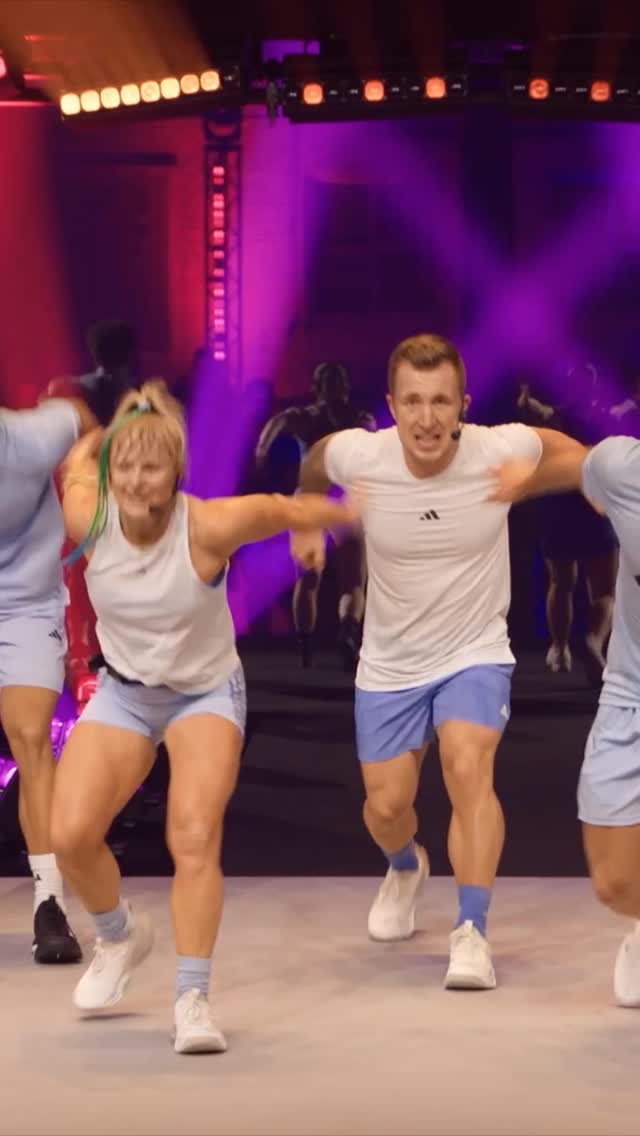 .
4月〜LESMILLS⭐️
NEWプログラムのお知らせ🌸✨
LESMILLS BODYATTACK🔥
ハイエナジー&ハイインパクトの
カーディオワークアウト🔥
ジャンプやラン🏃♀️といった動きに
プッシュアップやスクワットなどを
組み合わせ、全身に心地いい刺激を
与えてくれる、初心者🔰から
上級者が楽しめるプログラムです🌸✨
体力アップや運動能力向上
全身の引き締めにおすすめのプログラムです♪
オプションを使うことによって
運動強度を下げることも
できますので安心してご参加いただけます😊
皆さまのご参加をお待ちしており