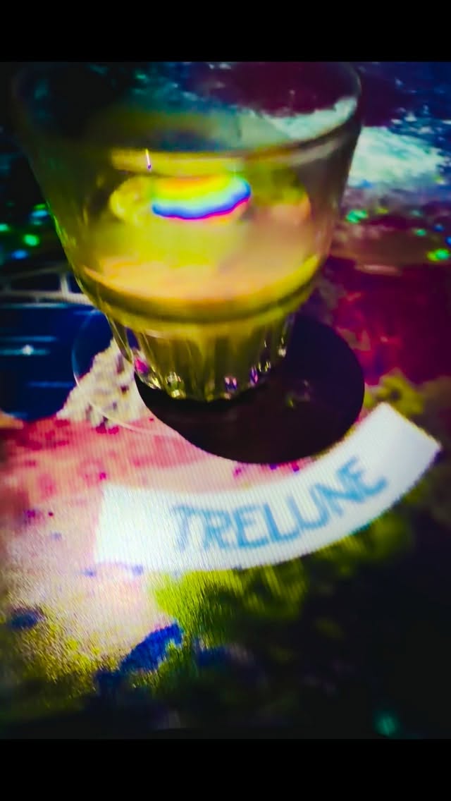 Coolest dining table and drink ever 🪄