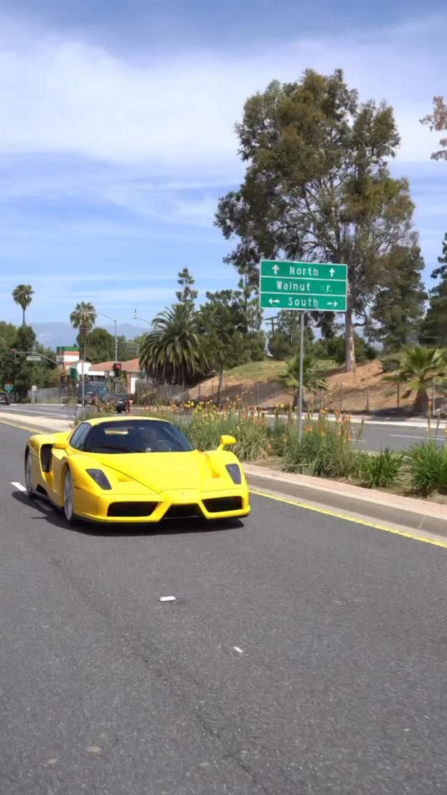 Had to give the 250 a break…took the Yellow Enzo out for a drive on Friday.
Is this the most valuable of the yellow big five ? Comment below 👇
#ferrari #enzo #carsofinstagram #supercar yellowcar