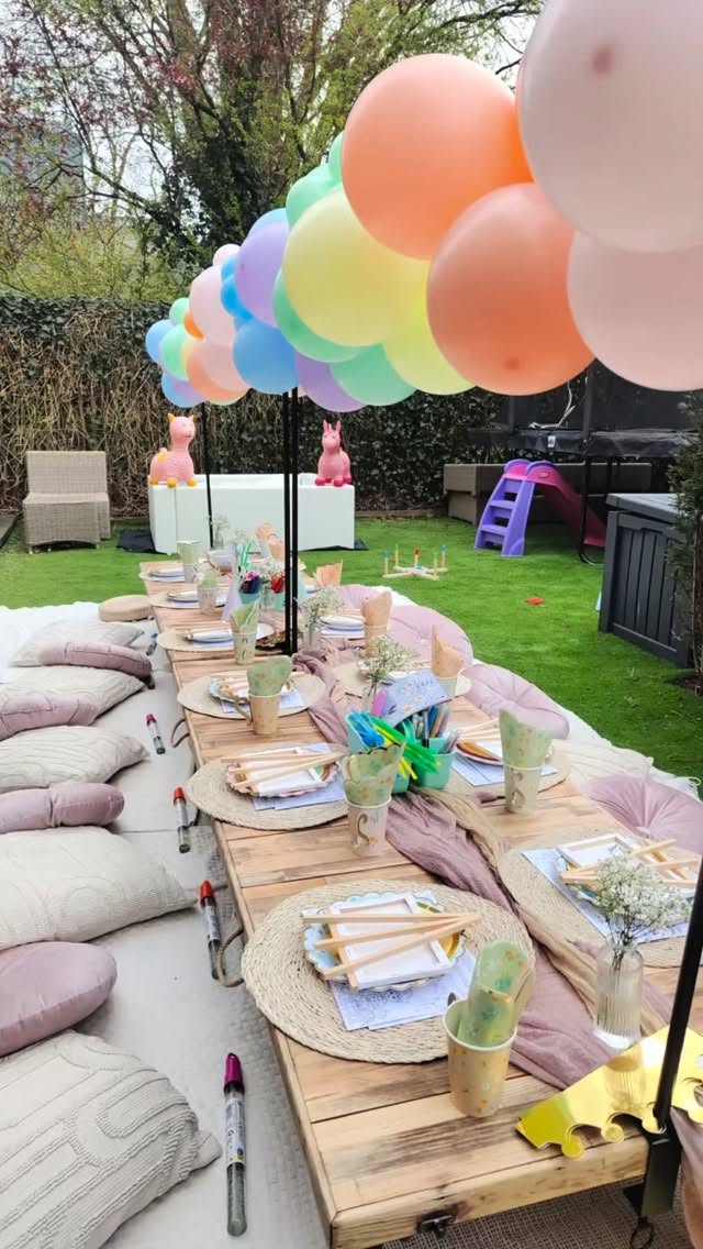 Last weekend’s setup… and we’re still not over it.
From an empty space to this dreamy pastel picnic suitable for three year old and her little friends. Every detail was designed to create a moment the kids (and parents!) will never forget.
#
At Mini Munchkins, we don’t just style parties…
we create experiences, memories, and a little bit of magic ✨
Would your little one love something like this?
Tell us your dream theme!
💌 Limited summer dates still available – send us a DM to book
#kidsfeestje #amsterdamkids #luxurypicnic #partysetup