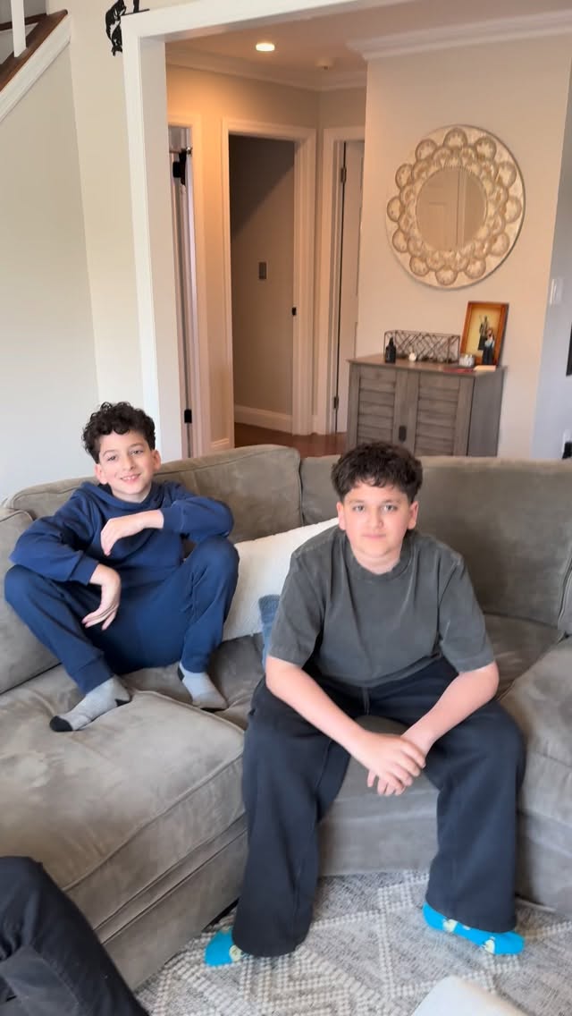 What started as a Bluefin Sound Charters interview 🤣 turned into a full on CAPTAIN LEVEL surprise.
Crew (the kids) thought it was just another day…
Captain had a different plan 💥
Mom & Dad executed it perfectly—no leaks, no hints, just straight action 💯
Next thing you know… we’re headed to Universal Orlando Resort 🎢🔥
Smiles, chaos, adrenaline core memories getting locked in for life ⚓️
Because even captains know…
the real trophy isn’t always the fish 🐟
It’s these moments right here.
Family first… always.
Then we get right back on the water 🌊
Running trips. Hunting big girls. No days off.
This life isn’t given… it’s BUILT 💪🎣