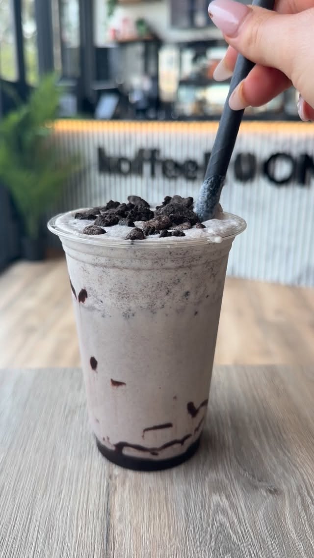 🤍 OREO MILKSHAKE 🤍 #milkshake #oreomilkshake #sweettreat #koffeeroom