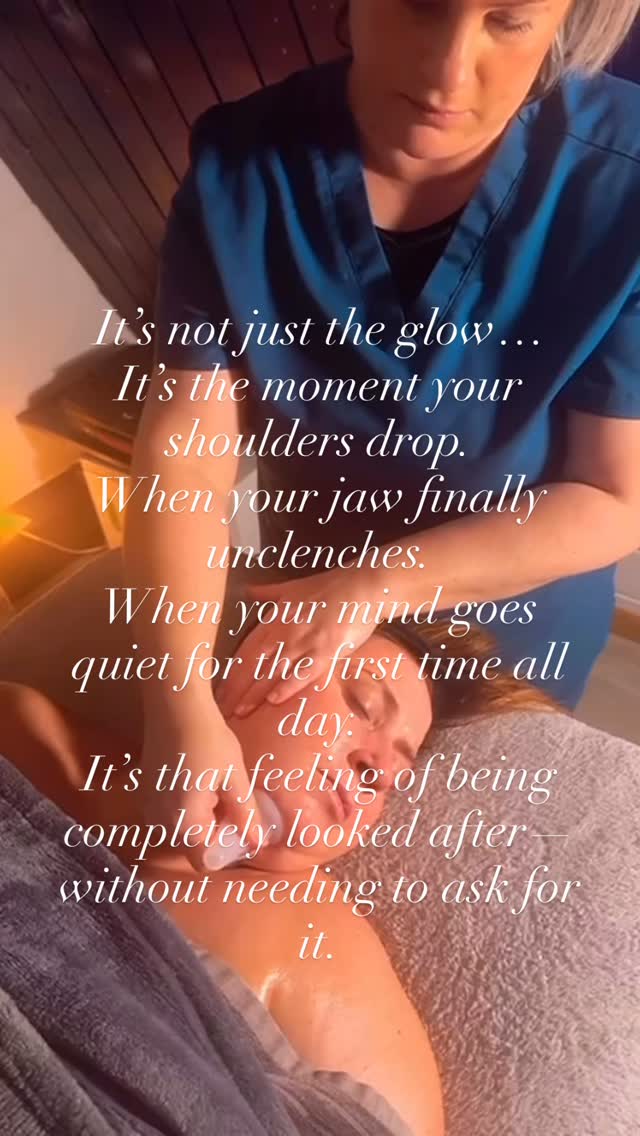 Are you looking for peace and quiet?
I don’t know about you but there’s limited places I feel I can offline and be looked after .
My facial massage experience offers more than the glow 😍
Your mind rests, your stress reduces, your body slows and you tune into my safe touch gently guiding your stress responses to switch off .
If you’re ready for a reset both with your skin and your mind I have the perfect treatment for you.
You will walk out floating, experience the best nights sleep, feel blocked energy leave your body so you feel rested YET revitalised the next day.
Anna ❤️
#facialmassage #leightonbuzzard #bedfordshiremums #bedfordshire #relaxingmassage