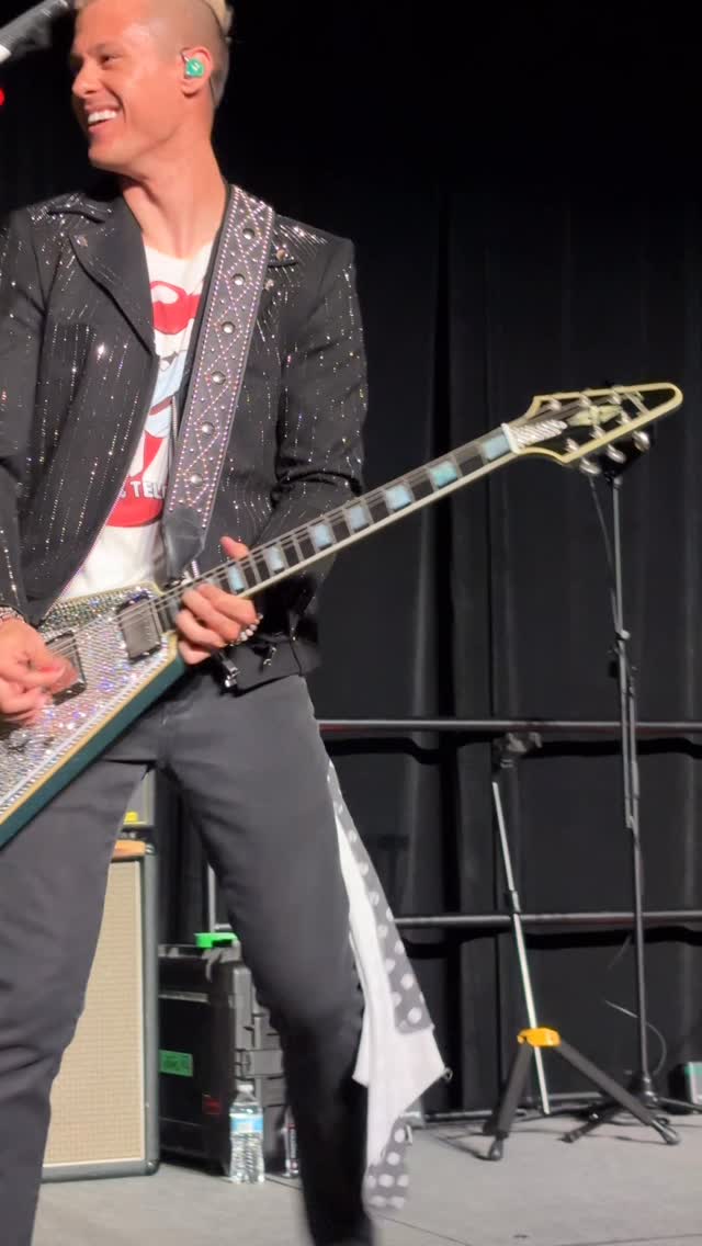 On the highway to hell 🔥🤘🌹#cover #live #liveband #acdc #rockband