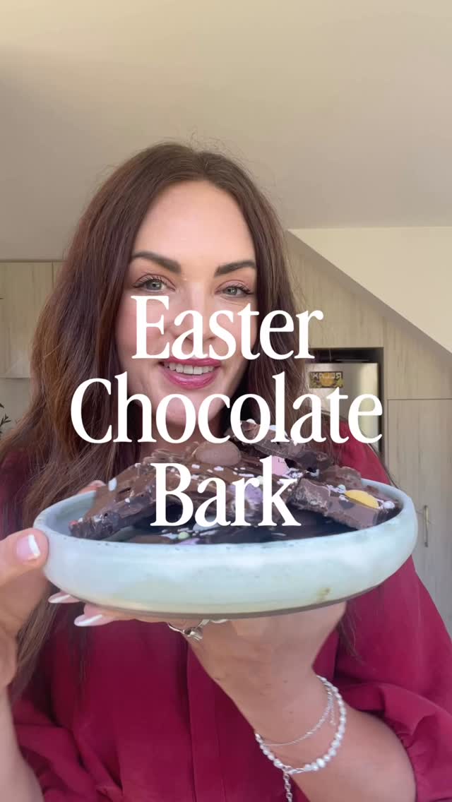 #easterbaking #easterchocolatebark #bakingpaperhack #healthcoachnz #eastertreats