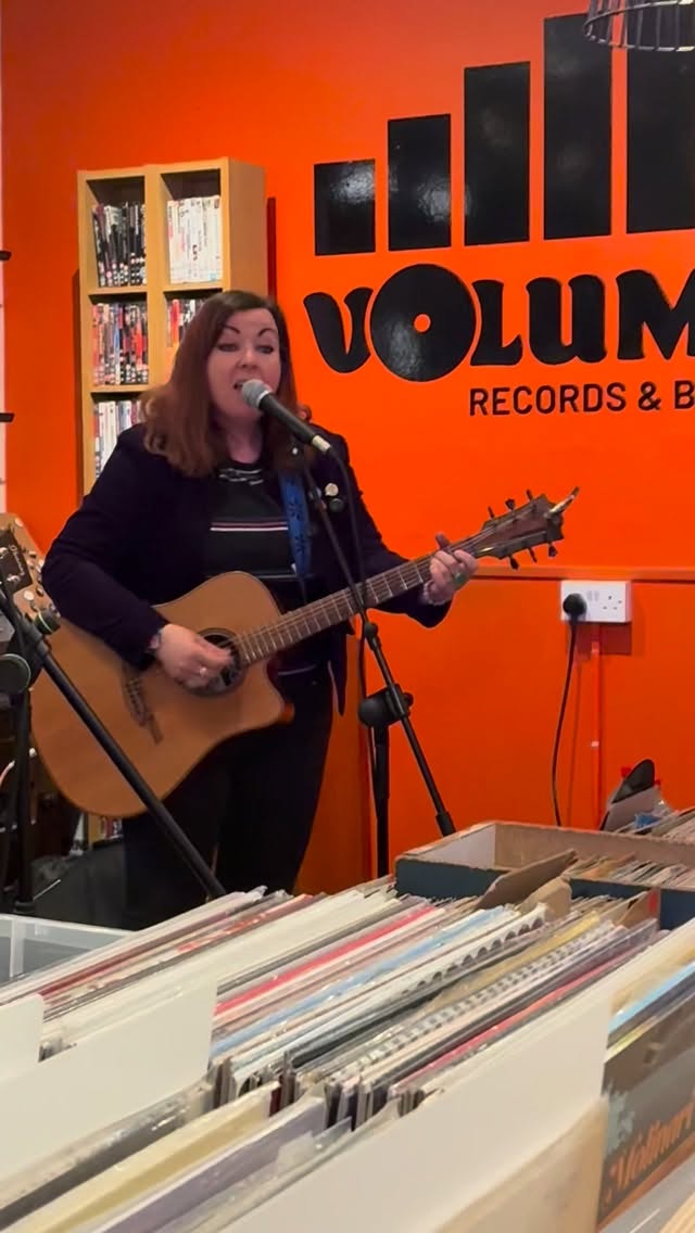 @thisisemmahynes live NOW!! 😊