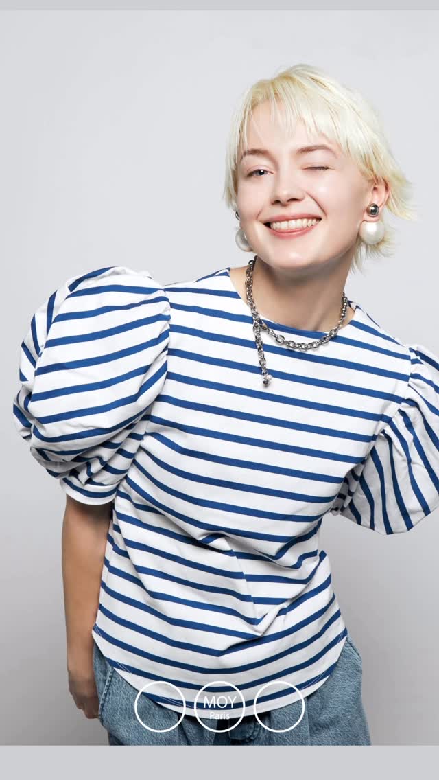 ⚪️⚪️⚪️
大阪のトランクショーにおいで下さった皆さま、ありがとうございました!
今回は今まで以上にインバウンドのご来店が多く、ルーマニアやノルウェーの方にもお買上げいただけたり、フランスからのカップルと久しぶりにフランス語で話し込んだりと毎日楽しく過ごせました。
そしてオンラインでご購入いただいいていた方にお会い出来たり、ジャポンアカウントに登場下さった方や毎回お運び下さる方とも久し振りにお話が出来て、とても充実した3日間となりました。
本当にありがとうございました🙇♀️
次のトランクショーは仙台にお伺いします!
新作のメタルパールのシリーズと新しいマグネットを手に取って見ていただける機会です。
もちろん販売用のアーカイブも沢山持っていきます。
アクセサリーをご購入いただくと、ブランド10周年のトートバッグやTシャツがお得プライスになりますので是非!
4/12(日)、13(月)
仙台市青葉区本町2-9-20-303
BEISPOKE
11時〜19時
どなたでもご予約なしで、お気軽においでくださいませ😊
#moyparis
#cottonpearl
#モイパリ
#コットンパール
#