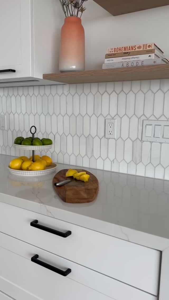 (🇫🇷juste apres)
As unusual as it seems, yes I do design with little colors, and a lot of white and beige sometimes, as my N 1 priority is my client hapiness. Of course I always explain my work around color psychology, but then, I respect their feeling and choices and we partner to create a home where they ll fell just right.
Aussi inabituel pour moi que ce soit, oui je peux travailler en blanc et beige. Bien sûr j’explique toujours à mes clients mon travail sur la psychologie des couleurs mais si vraiment ce sont les couleurs neutres qui correspondent à leurs besoins alors c’est dans cette direction que nous travaillerons ensemble pour créer un endroit qui leur conviennent parfaitement.
#beigelover #neutral #neutraldecor #renovation #decorationlille #bonjour #bonjourinterieurs
Are you a neutral lover?