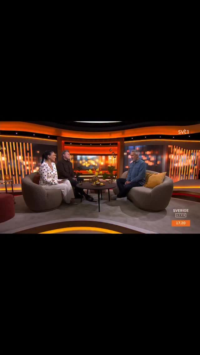 Fick komma till Sverige Live och prata om min nya ståuppshow Daddy Deluxe. Fem städer kvar nu i vår:
Skövde 11 april
Karlstad 18 april
Jönköping 25 april
Göteborg 2 maj
Stockholm 9 maj
Biljetter: bronten.se