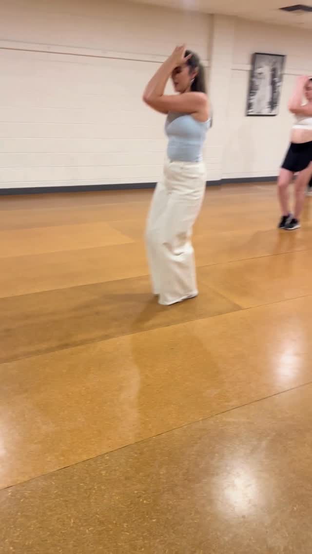 Throwback to our special Bachata class with @sonja_bachatera last month 🧡🧡🧡
We love inviting incredible guest instructors to our studio, so stay tuned for our next special Passista class! 🔥
#sambaaustralia #sambaadelaide #sambanope #braziliansamba #adelaideevents