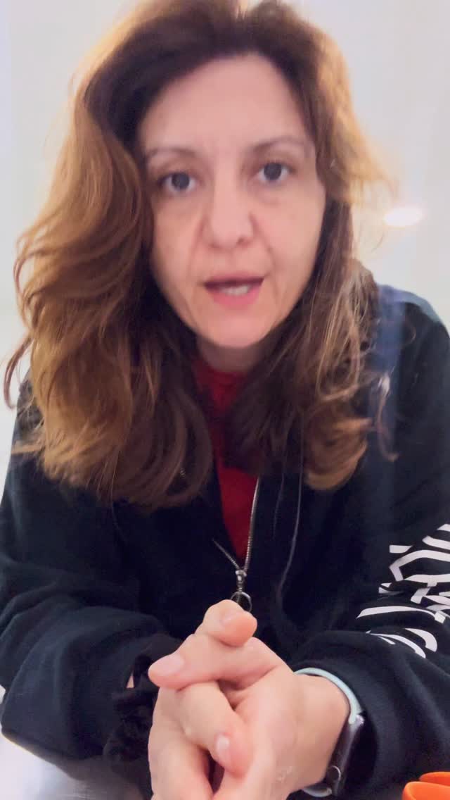 • Brookies everyone! • Μετά τα viral brookie του @zorbascy επελλάνετε με στα τηλέφωνα και τα μνμ να κάμω να δοκιμάσετε. Έκαμα τα. Εν τοπ! (Ψηφίζω Oreo Brownies να είμαι ειλικρινής 🙈🙊)
Θα είναι μέρος του Easter Box μαζί με τα άλλα legendary brownies, Cadbury Creme Egg. Όποιος θέλει Brownie Easter Box, pre-order άμεσα γιατί θα είναι limited οι ποσότητες που θα κάνω 🐣
#viral #brookie #brownies #easter