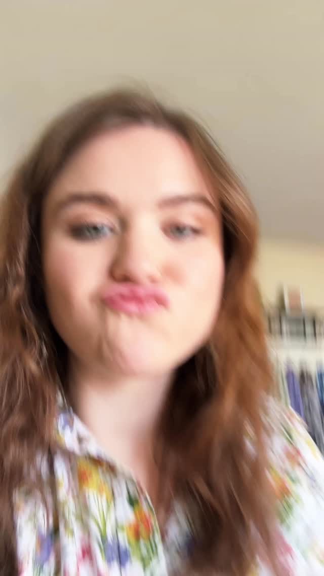 ✨THIS THURSDAY✨ Join us April 2nd 5:30-8:00PM at Genevieve’s for our Spring Blooms & Birth Flowers Watercolor Workshop! We’ll cover watercolor basics, then paint loose daisies, daffodils, sweet peas, lily of the valley, and more fun florals 🌼🌸 Just a few spots left 🫶
📍 Genevieve (1404 W Main St, Blue Springs, MO)
🗓️ April 2nd | 5:30-8PM
🎨 All material provided
🍷 Complimentary snacks & sangria
🎟️ Tickets are $62 at SarahRuthFrey.com/events