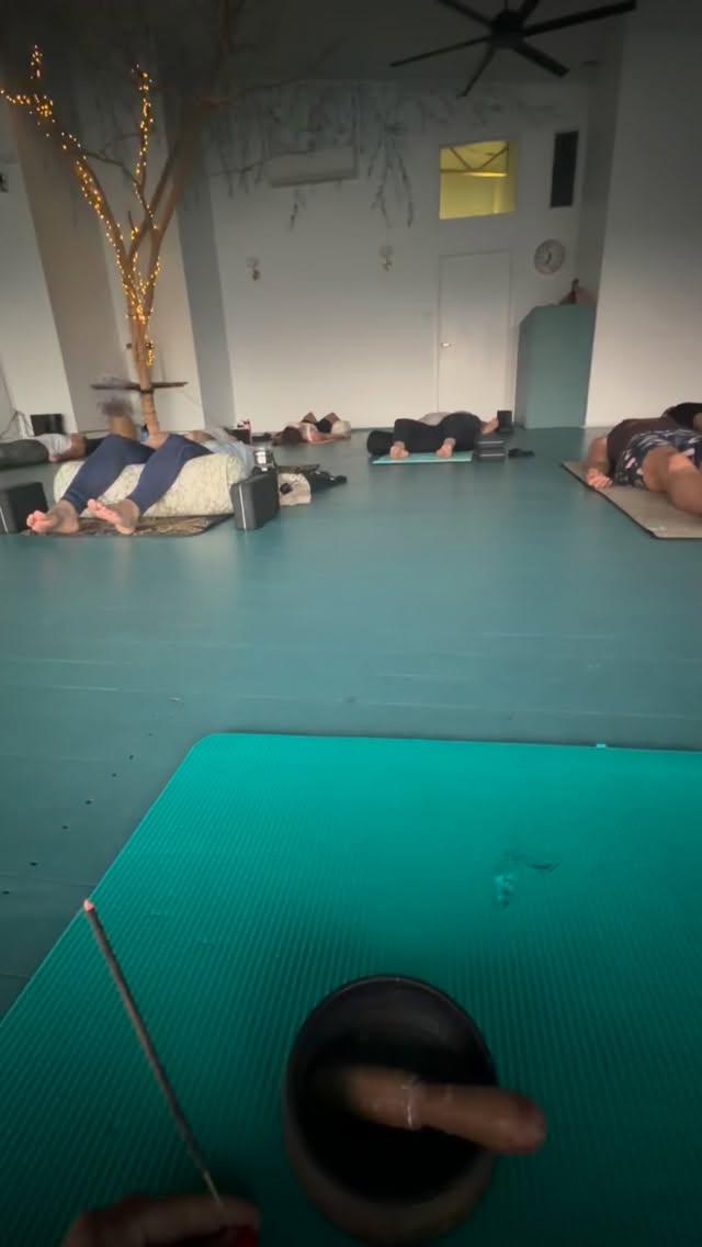 Name a better way to start your day 🌅🧘🏽♀️
Join our 6am crew:
🔅 VinYin - Monday
🔅 Pilates - Tuesday
🔅 Vinyasa - Wednesdays, Thursdays & Fridays
See you on the mat!